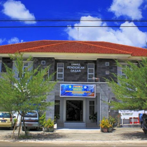 Peran Strategis Pemerintah Daerah dalam Kemajuan SD Peran Strategis Pemerintah Daerah dalam Kemajuan SD