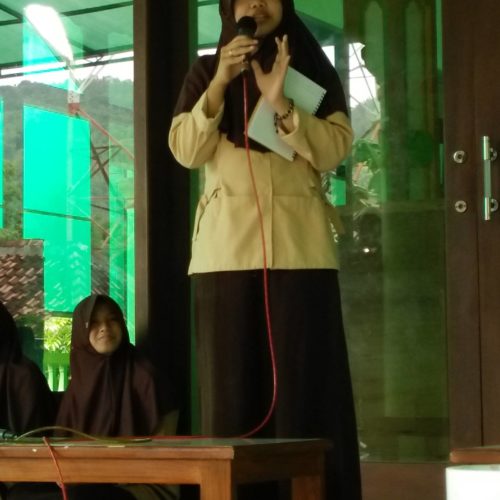 Presentasi Pertama Mengubah Duniaku
