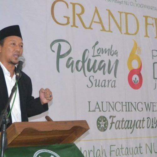 gus hilmy berikan sambutan acara fatayat