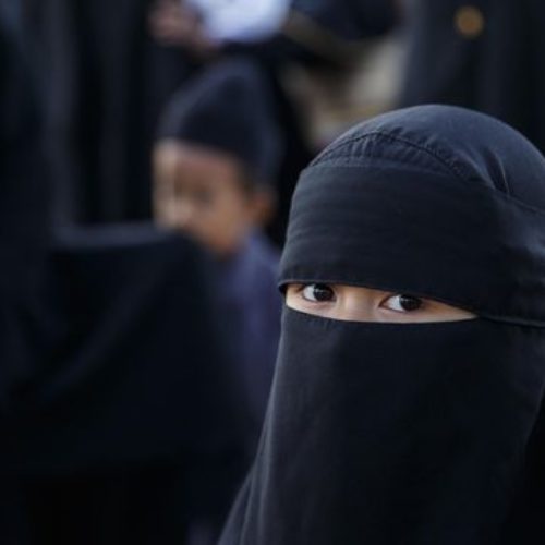 Punya 10 Anak, Perempuan HTI Ini Minta Gugat Cerai Suami