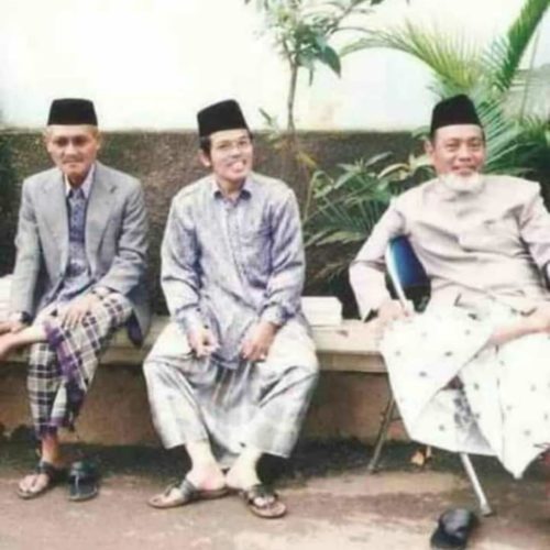 KH Junaidi Muhammadun tengah