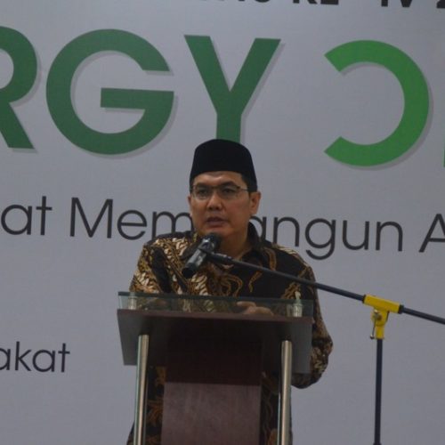 Helmy Faisal Zaini Helmy Faisal Zaini