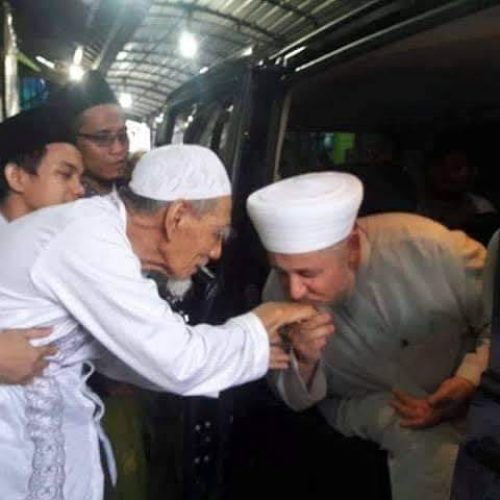 Kewalian Mbah Maimoen Diakui Ulama' Mesir