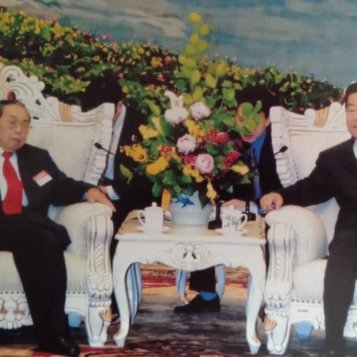 Gus Dur Berdiskusi dengan Presiden Tiongkok Gus Dur Berdiskusi dengan Presiden Tiongkok