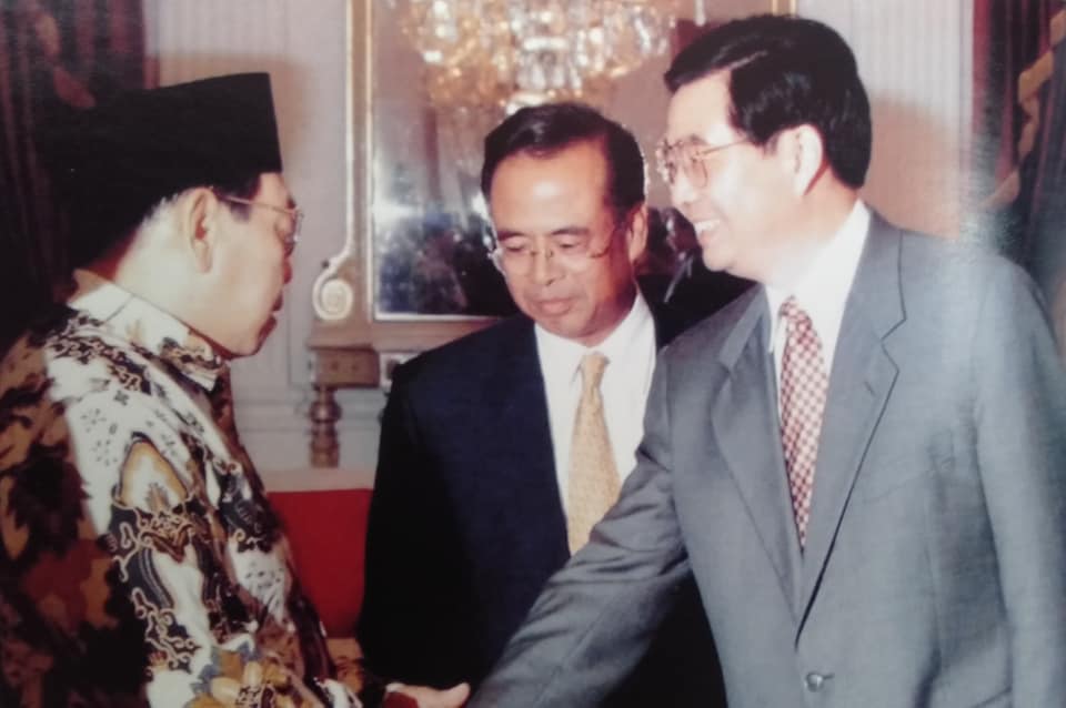 Gus Dur Bersama Presiden Tiogkok