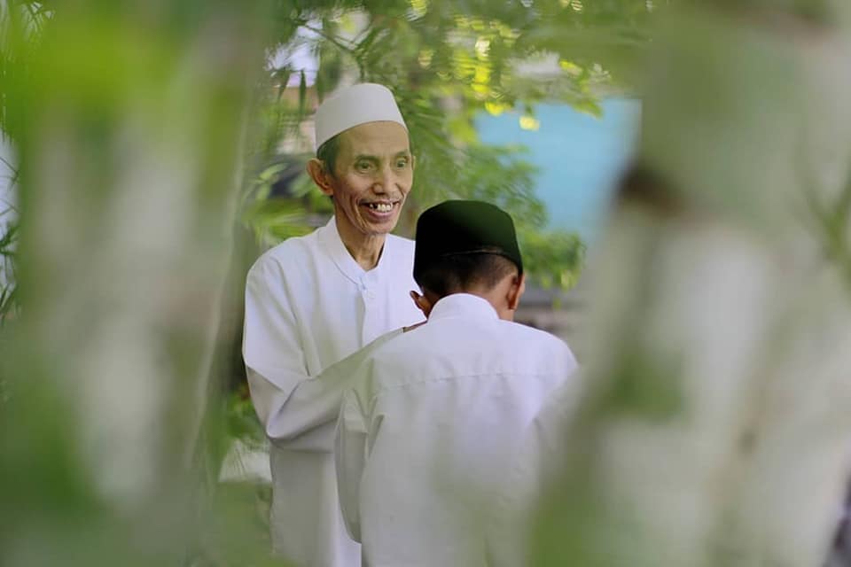 kiai zuhri paiton