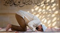 Makna Shalat Menguatkan Iman dan Takwa