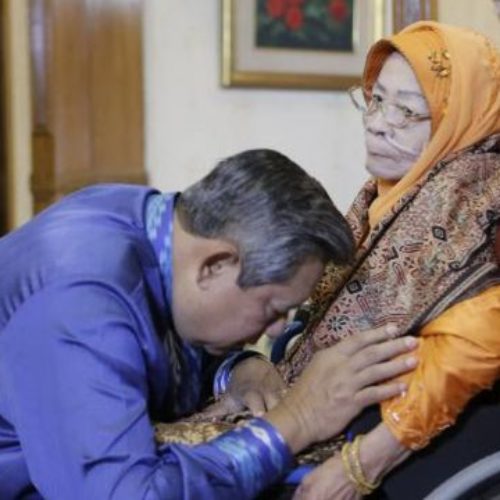 ibunda pak SBY