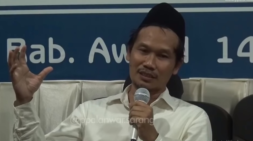Gus Baha' Santri Lintas Zaman
