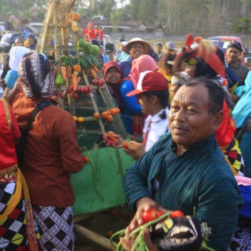 Menjaga Tradisi Menguatkan Nilai Religi
