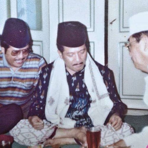 Ketika Nabi Khidir Memberi Kitab Kepada Gus Miek