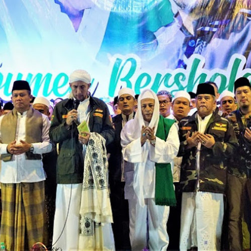 Habib Luthfi Ajak Bangsa Indonesia Tunjukkan Persatuan dan Kesatuan