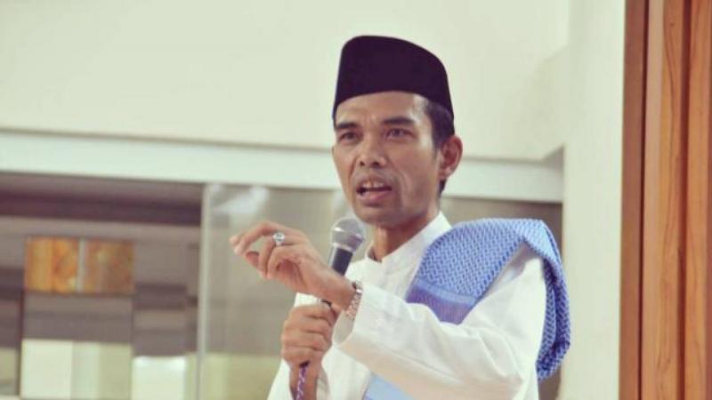 Mengapa UAS Diundang Jamaah Salahudin UGM, Ditolak Rektorat dan Diberi Karpet Merah UII