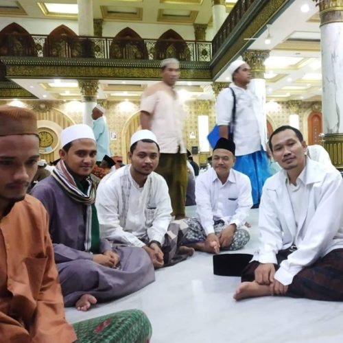 Kisah 2 Jam Bersama Gus Baha' di Masjid Syaikhona Kholil Bangkalan