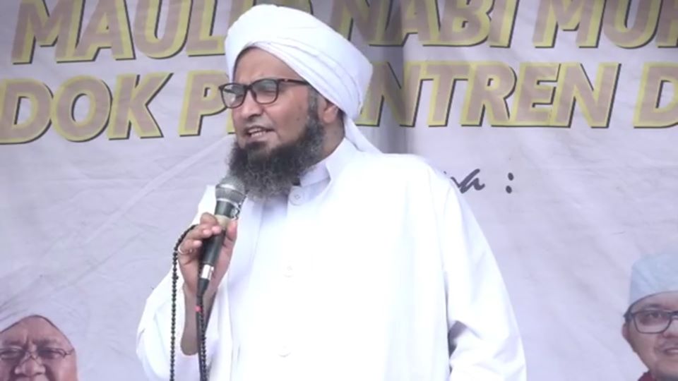 Habib Ali Al-Jufri berdakwah