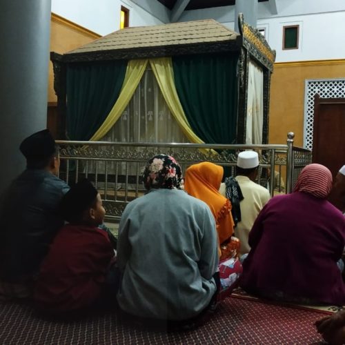 Kisah Kewalian Mbah Kiai Nur Muhammad Ngadiwongso Magelang
