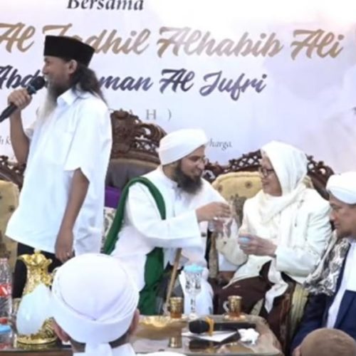 Perjumpaan Penuh Karomah Antara Habib Ali Al-Jufri dan KH Anwar Mansur Lirboyo