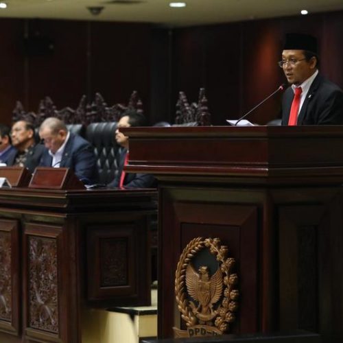 Gus Hilmy Berikan Pertimbangan Penghapusan UN di Sidang Paripurna DPD RI