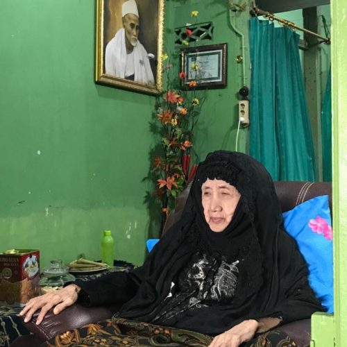 Keistimewaan dan Karomah Simbah Nyai Azizah Ma'shum Lasem