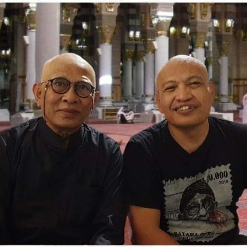 Kehangatan Gus Mus dan Mantunya, Gus Ulil Di Media Sosial