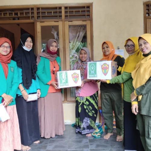 Bergerak! PC Fatayat Gunungkidul dan Garfa Bagikan 300 Masker
