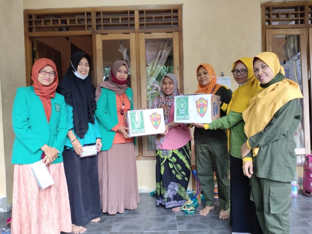 Bergerak! PC Fatayat Gunungkidul dan Garfa Bagikan 300 Masker