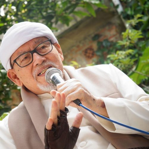 Ini Karomah Hebat Kiai Bashori Alwi Menjawab Kritik Profesor