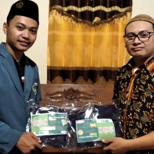 Gandeng LPNU, PC IPNU-IPPNU Pati Bagikan 1000 Masker Gratis