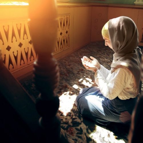 Ini Rahasia dan Hakekat Ibadah Sayyidah Rabi'ah Adawiyah