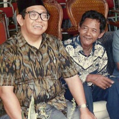 Ketika Gus Dur Mengenalkan Kewalian Mbah Liem Klaten Ketika Gus Dur Mengenalkan Kewalian Mbah Liem Klaten