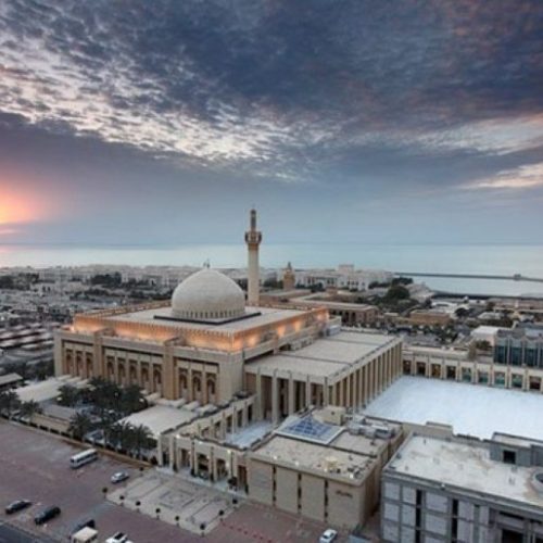 Virus Corona Mewabah, Masjid Kuwait Kumandangkan Adzan Untuk Shalat di Rumah