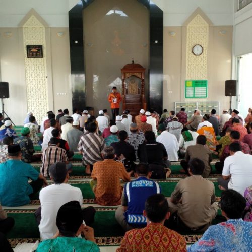 Benarkah Shalat Jum'at Boleh Sendirian di Rumah? Ini Penjelasannya!