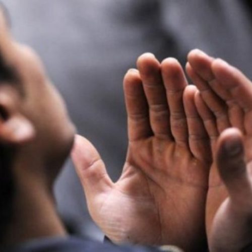 Bacaan Doa Qunut Sholat Subuh Arab Latin Dan Artinya