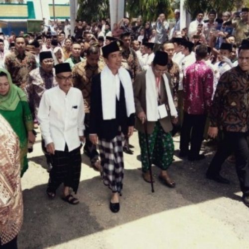 Humor Hormat Graaaaak, Gaya Ketawa NU di Madura Humor: Hormat Graaaaak, Gaya Ketawa NU di Madura