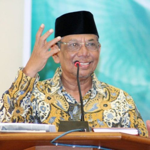 Humor: Kisah KH Hasyim Muzadi dan Lampu Antik