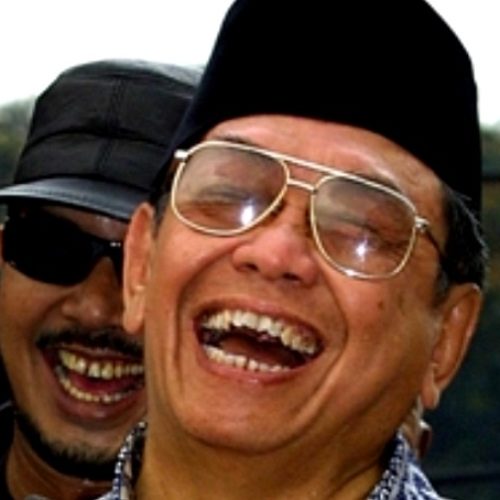 Humor Gus Dur: Ketika Kiai Mengajak Istrinya Membunuh 100 Orang Kafir