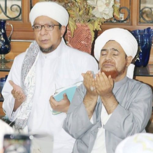 Ini Cara Shalat Khusyu Menurut Habib Umar Yaman
