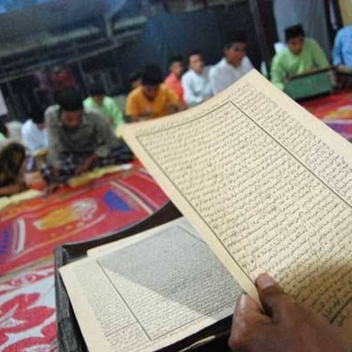 Kitab Kuning dan Tradisi Intelektual Warga NU yang Khas