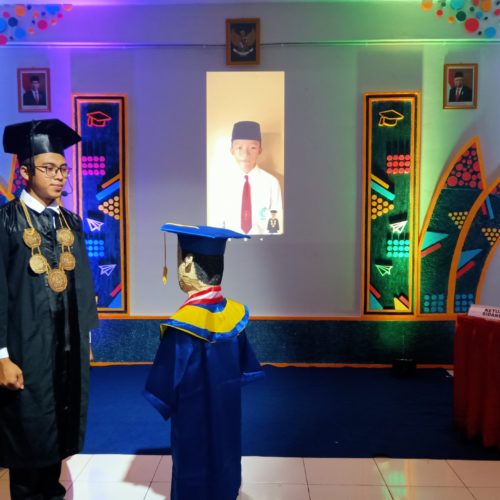 Meski Online, MI Wahid Hasyim Laksanakan Wisuda Siswa Siswinya Meski Online, MI Wahid Hasyim Laksanakan Wisuda Siswa Siswinya
