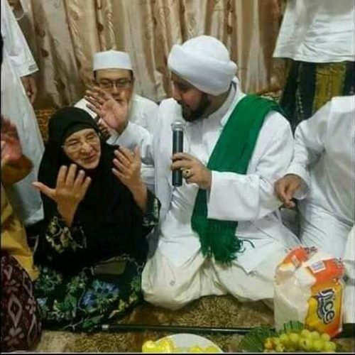 Usia 103 Tahun Syarifah Annisa Al-Haddad Khatam Qur'an 5 Kali Sehari