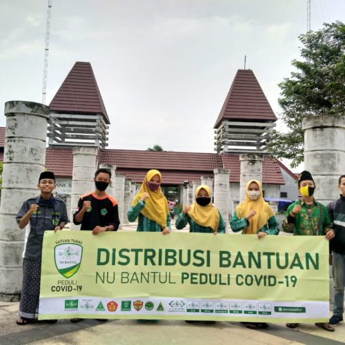 Semangat PC IPNU-IPPNU Bantul Bagi-Bagi Masker di Pasar Semangat PC IPNU-IPPNU Bantul Bagi-Bagi Masker di Pasar