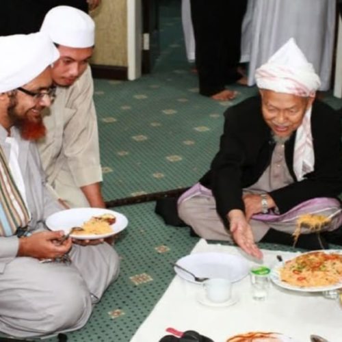 Adab Makan Menurut Habib Abdullah bin Alwi Al Haddad Adab Makan Menurut Habib Abdullah bin Alwi Al Haddad