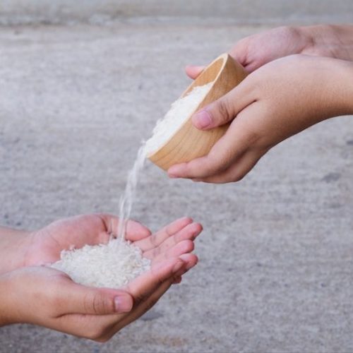 Bacaan Niat Zakat Fitrah untuk Diri Sendiri dan Keluarga Lengkap, Tulisan Arab Latin dan Artinya