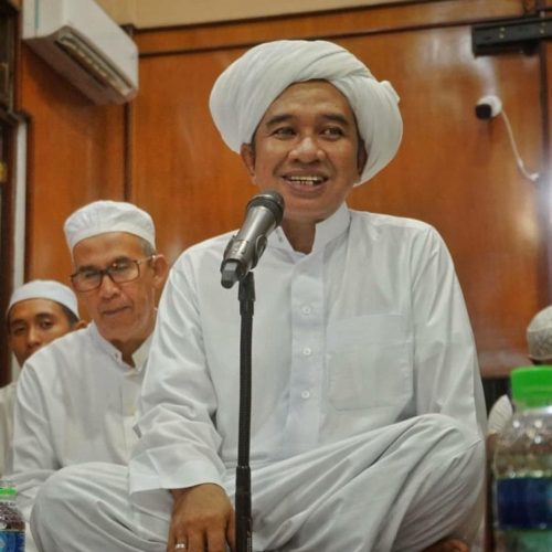 Guru Zuhdi dan Berkah Tradisi Ngaji Duduk di Kalimantan