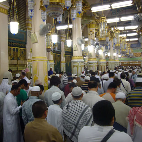 Niat Menuju Tempat Tarawih, Raih Malam Lailatul Qadar