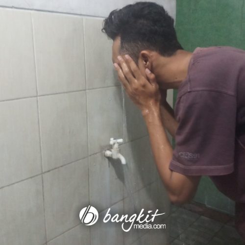 Tata Cara Wudhu Lengkap dengan Doa dan Penjelasannya