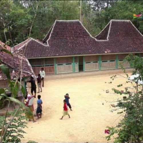 Humor: Papan Nama Orang Madura yang Mengundang Tanda Tanya