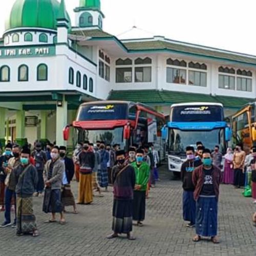 PCNU Pati Berangkatkan Santri ke Lirboyo
