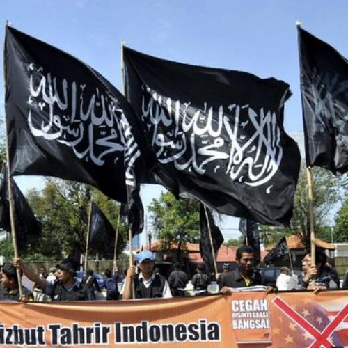 Ambisi HTI di Atas Konstitusi dan Ayat Suci