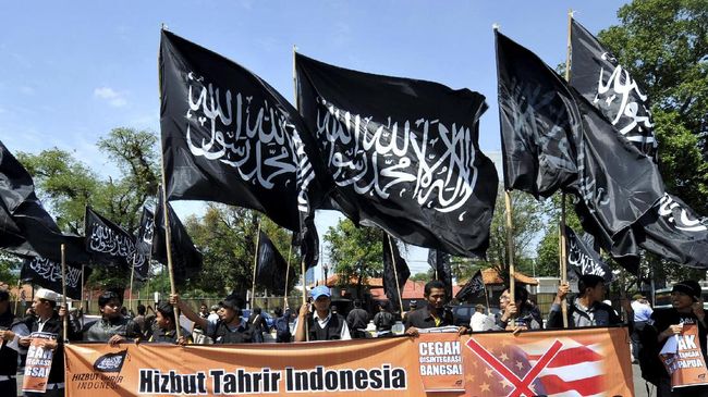 Ambisi HTI di Atas Konstitusi dan Ayat Suci